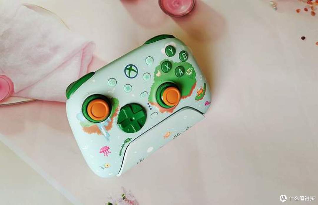 颜值与实力双在线!八位堂猎户座 3 代 XBOX 版海屿青手柄真能打