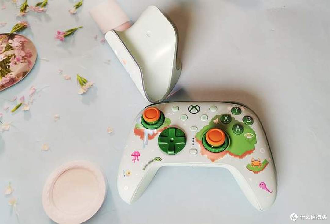 颜值与实力双在线!八位堂猎户座 3 代 XBOX 版海屿青手柄真能打