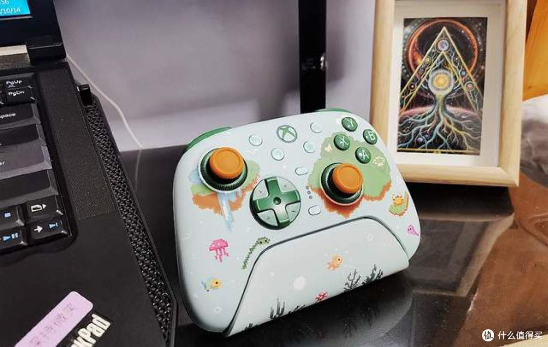 颜值与实力双在线!八位堂猎户座 3 代 XBOX 版海屿青手柄真能打