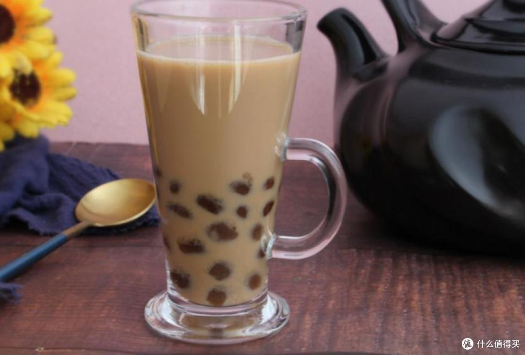 跟风做“秋天的第一杯奶茶”,结果进了医院!医生:这类人别碰
