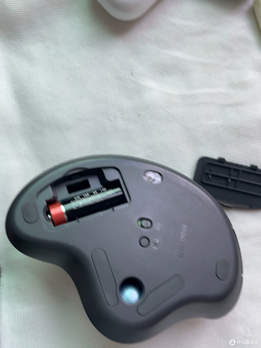 75元的罗技M575轨迹球,少一只接收器,账得重算