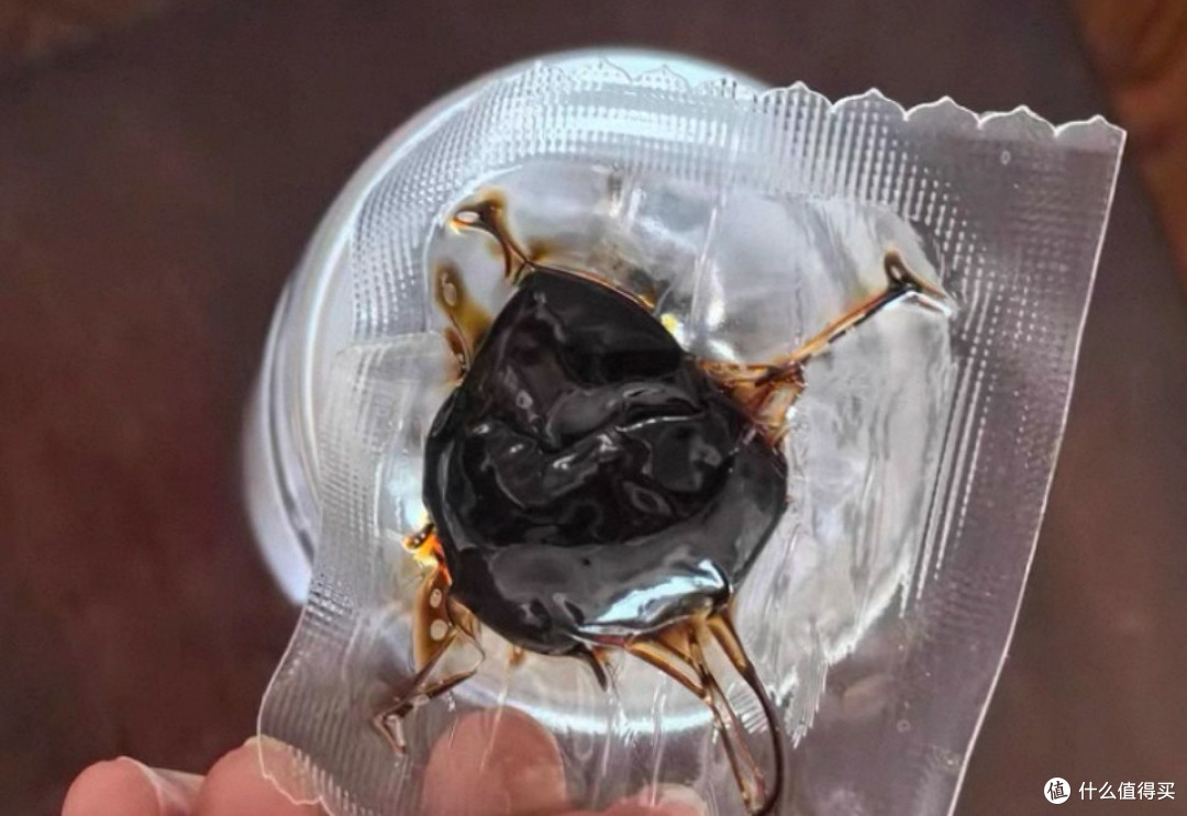 朋友送了一盒黄精小青柑茶,喝一口我沉默了