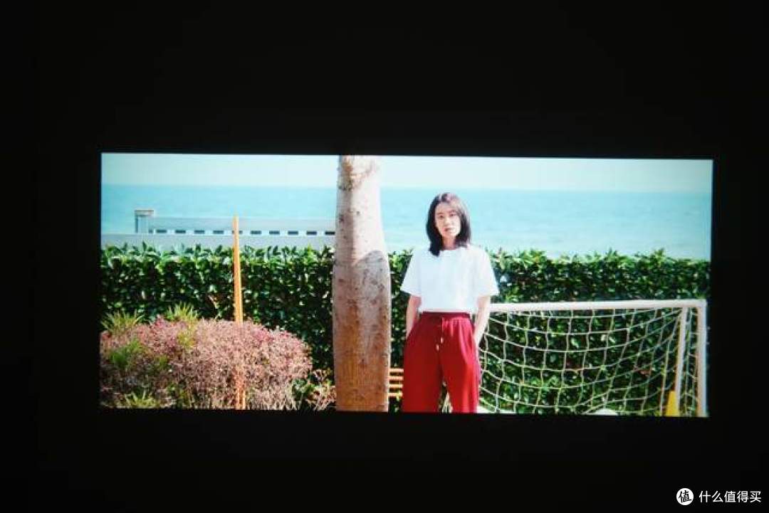 几百元也能拥有百寸大屏?GlowBox小光盒R1 实测,聊聊优点与短板
