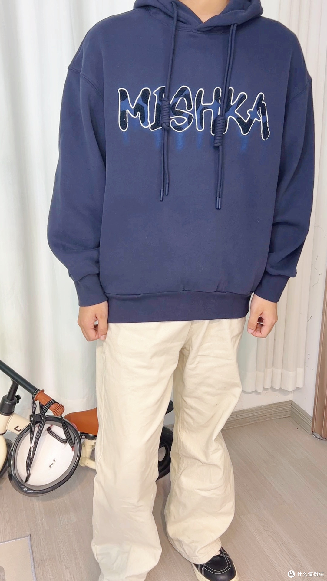 想穿张子墨那种少年感，先从一件大眼球卫衣开始