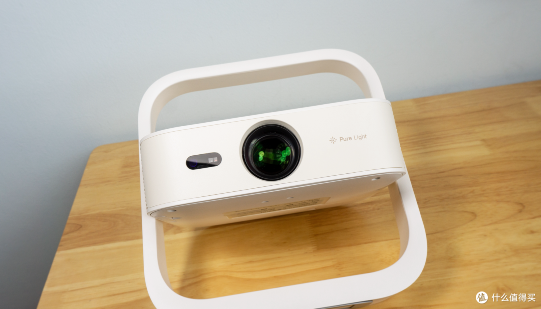 租房学生党百元投影新选手：GlowBox小光盒R1体验分享
