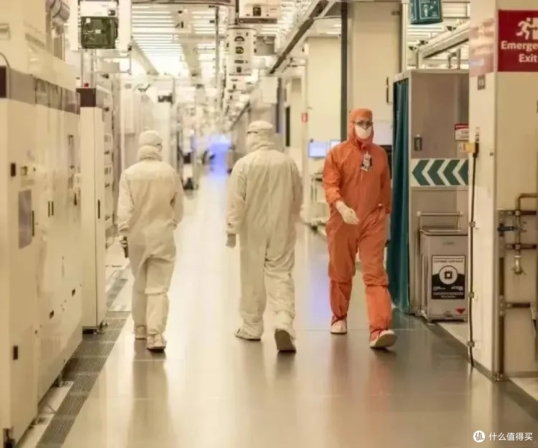 英特尔涨价之后,Fab 38 爆炸了!硬件圈这次还能稳住吗?