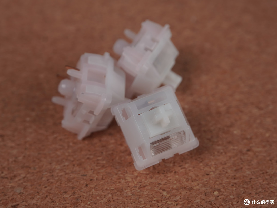 低延迟全配列键盘还能选段落静音轴?首席玩家NEO108V2太超标了!