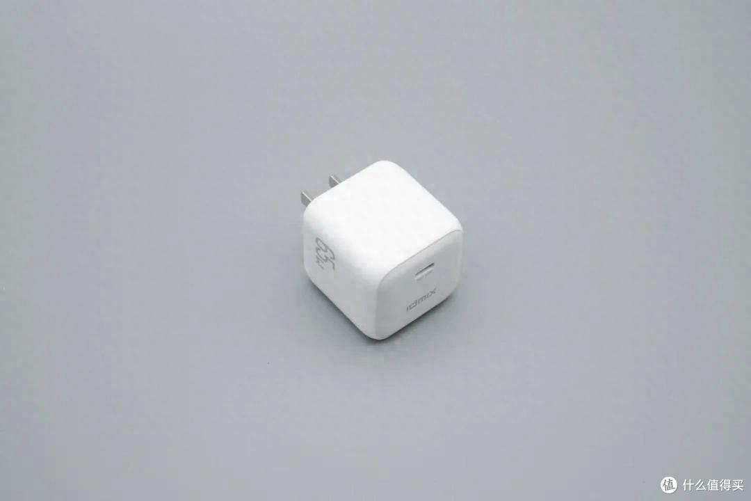 跑满 iPhone 18 AVS 快充,IDMIX 65W 氮化镓充电器评测