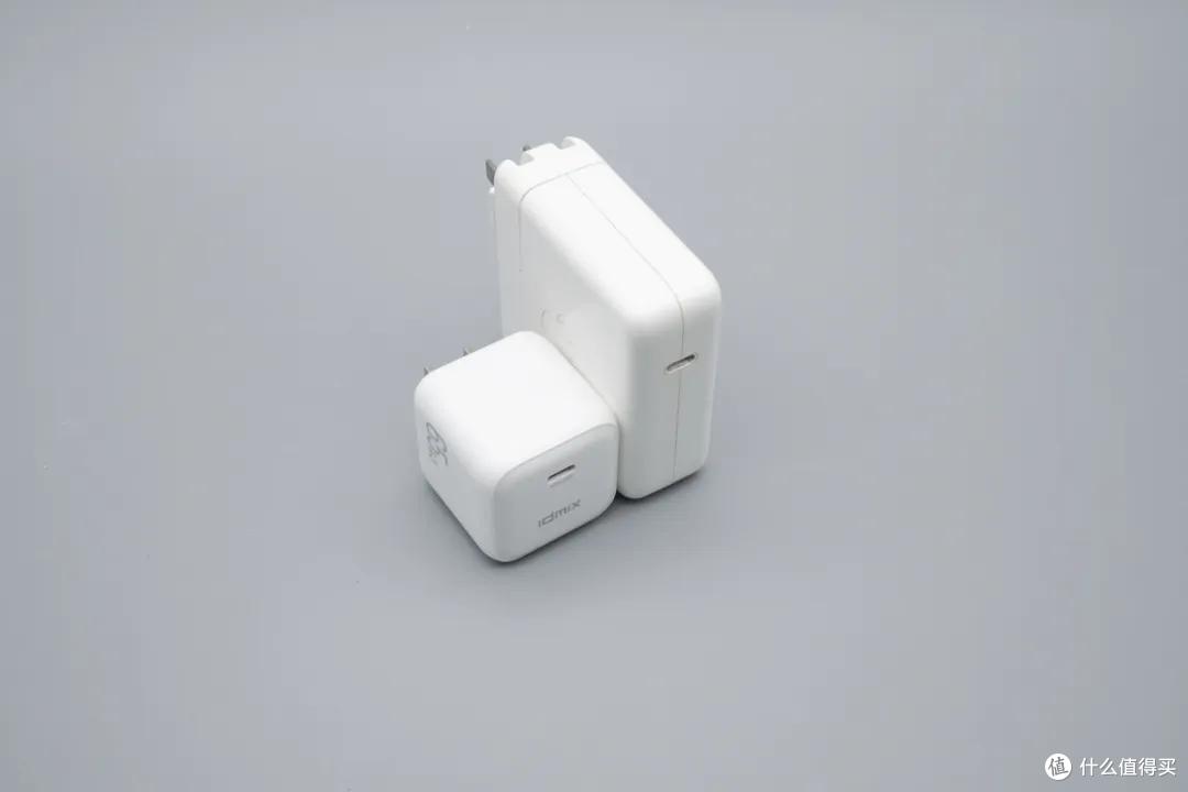 跑满 iPhone 18 AVS 快充,IDMIX 65W 氮化镓充电器评测