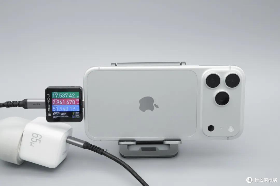 跑满 iPhone 18 AVS 快充,IDMIX 65W 氮化镓充电器评测