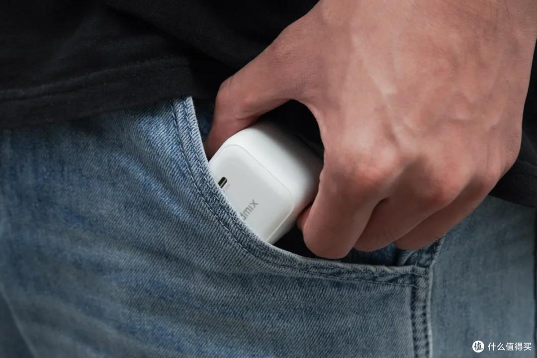 跑满 iPhone 18 AVS 快充,IDMIX 65W 氮化镓充电器评测
