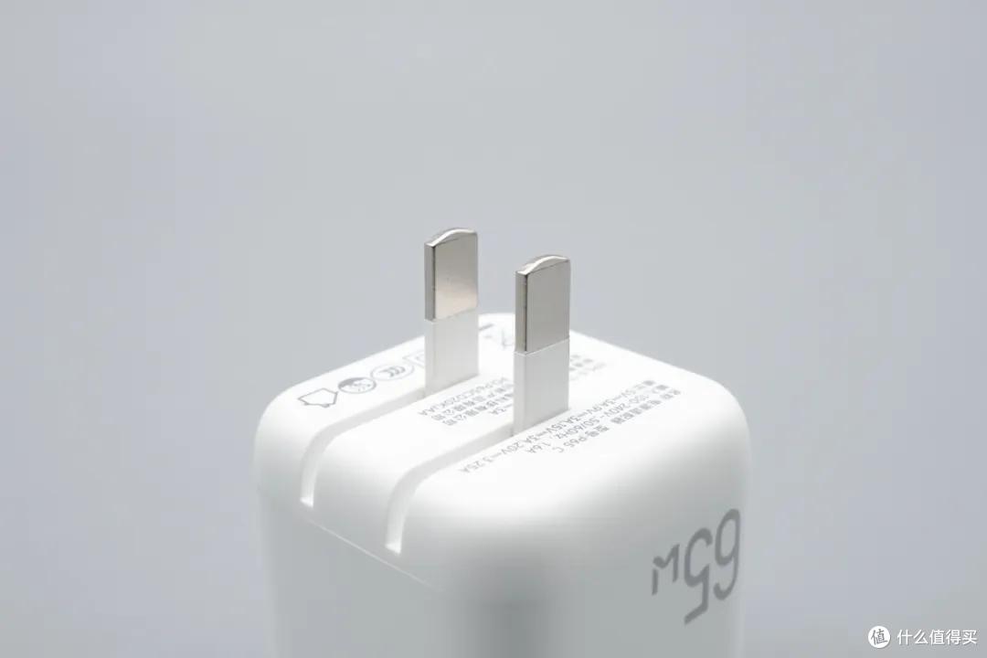 跑满 iPhone 18 AVS 快充,IDMIX 65W 氮化镓充电器评测