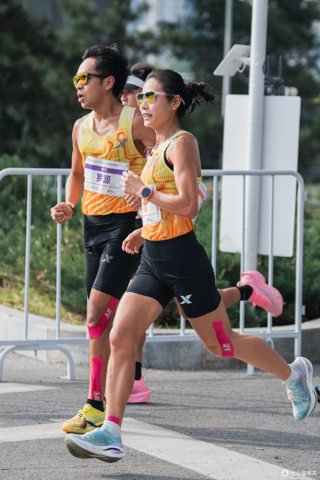 跑步装备里最容易被低估的一件,其实是眼镜