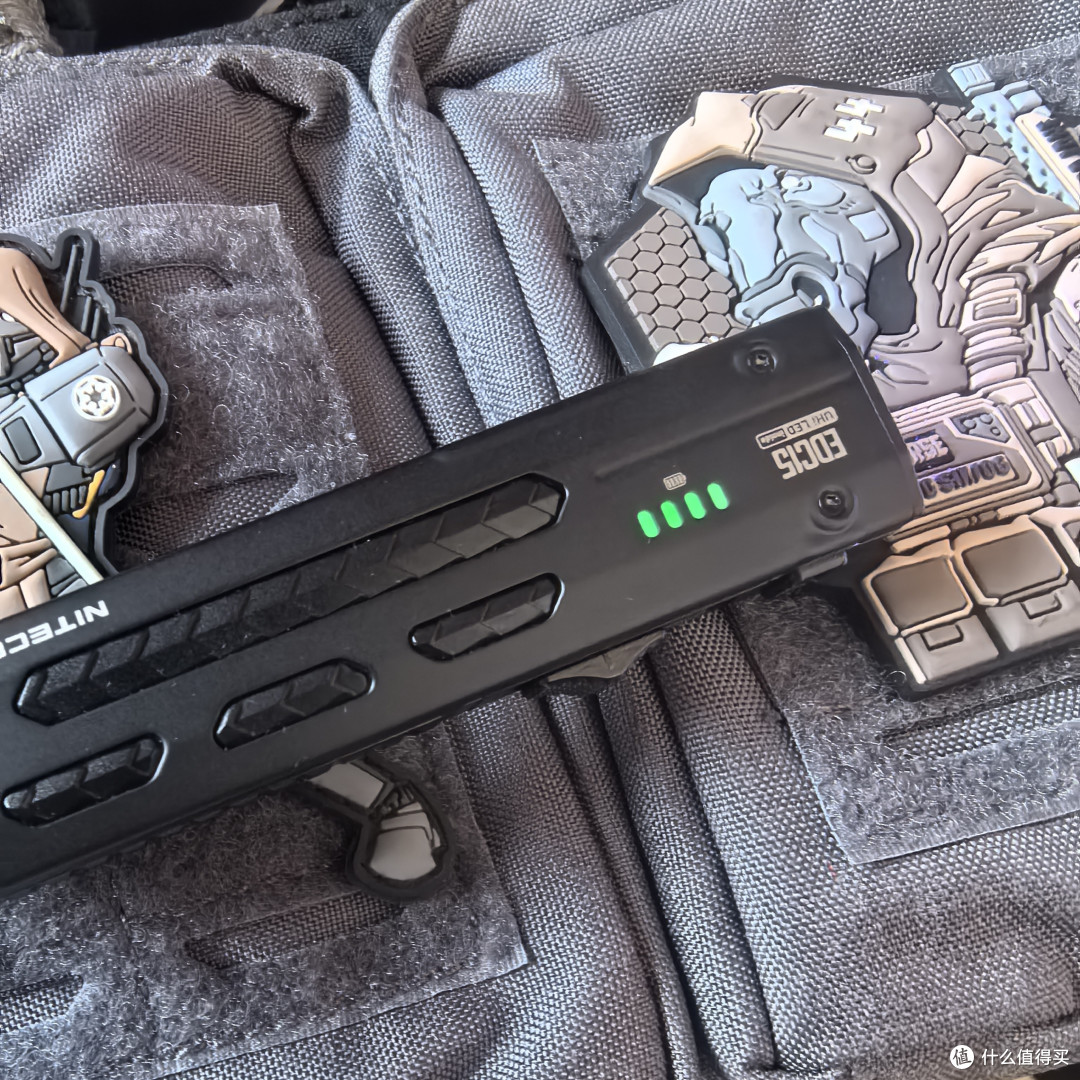 奈特科尔EDC15双光源手电测评