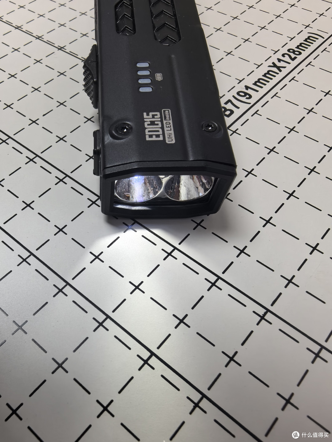 奈特科尔EDC15双光源手电测评