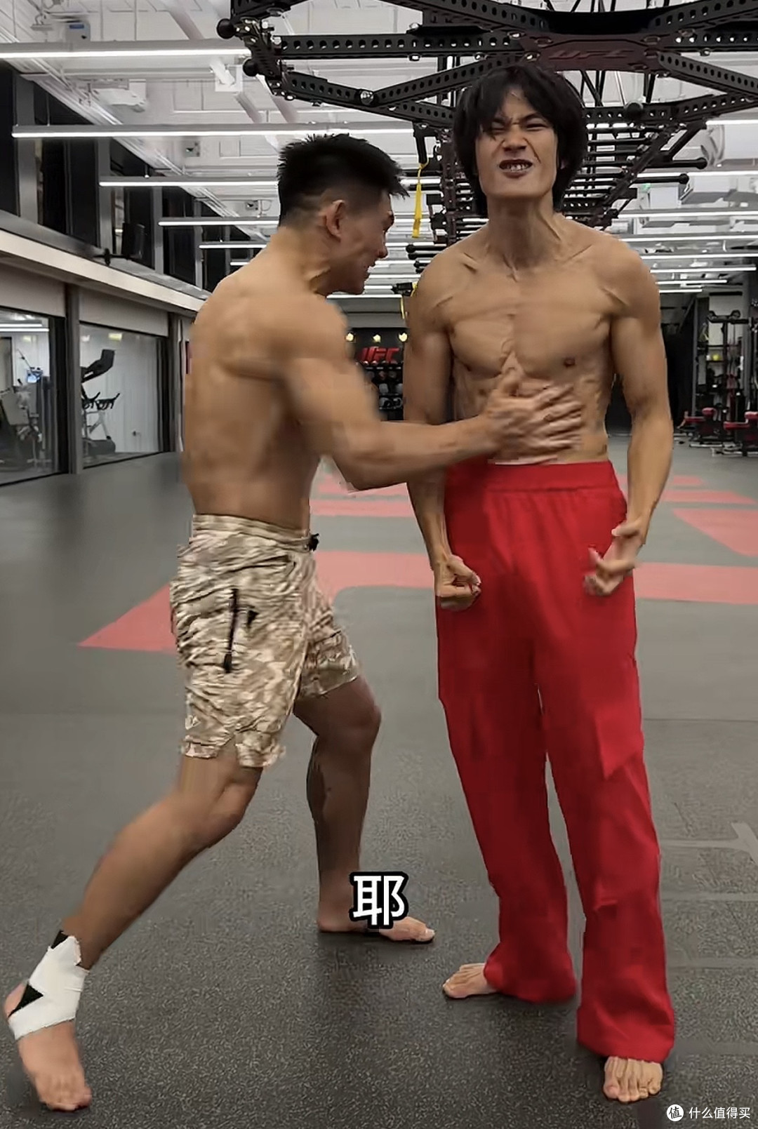 花小龙又反向自律？和UFC运动员宋亚东自律的一天