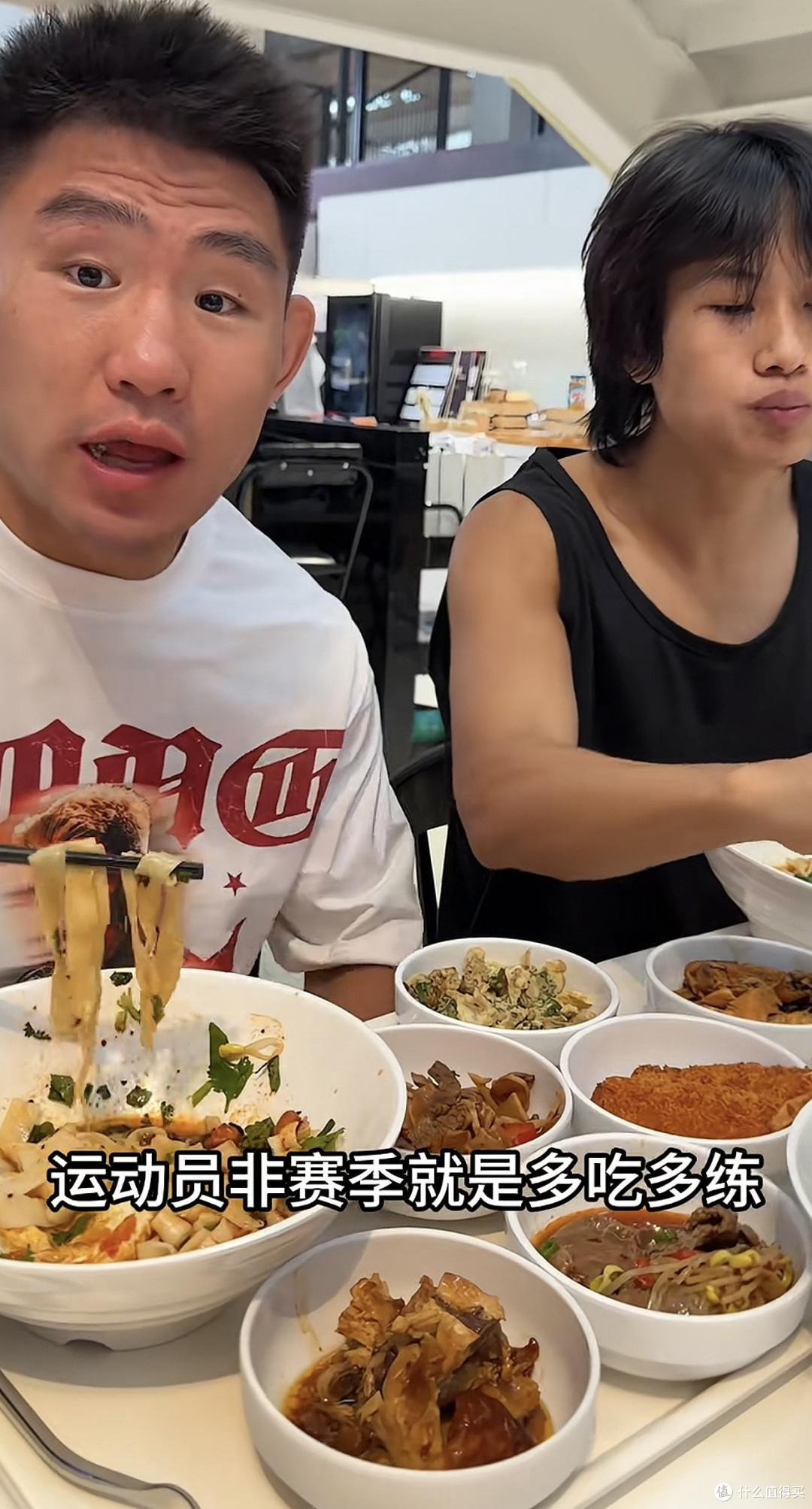 花小龙又反向自律？和UFC运动员宋亚东自律的一天