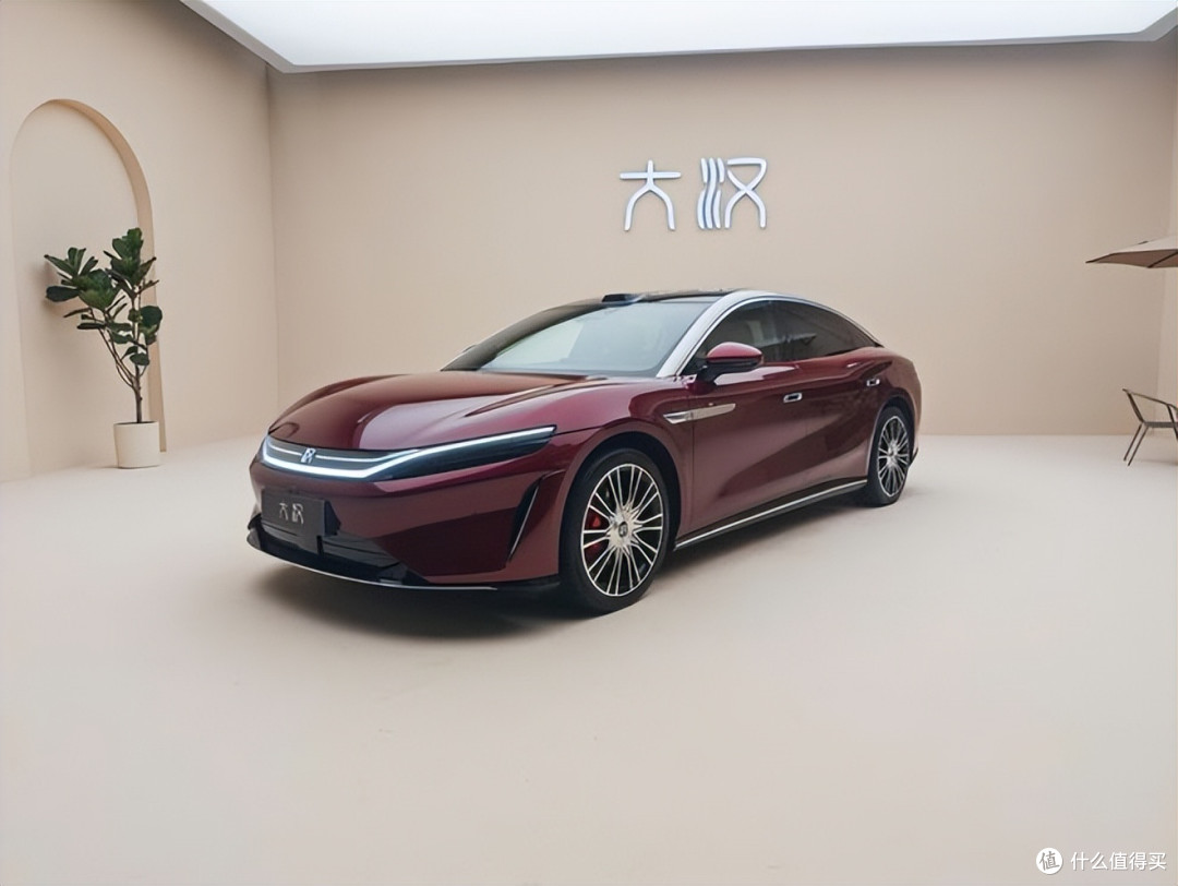 就差400块！比亚迪大汉和特斯拉Model3，一台D级一台中型，你选谁