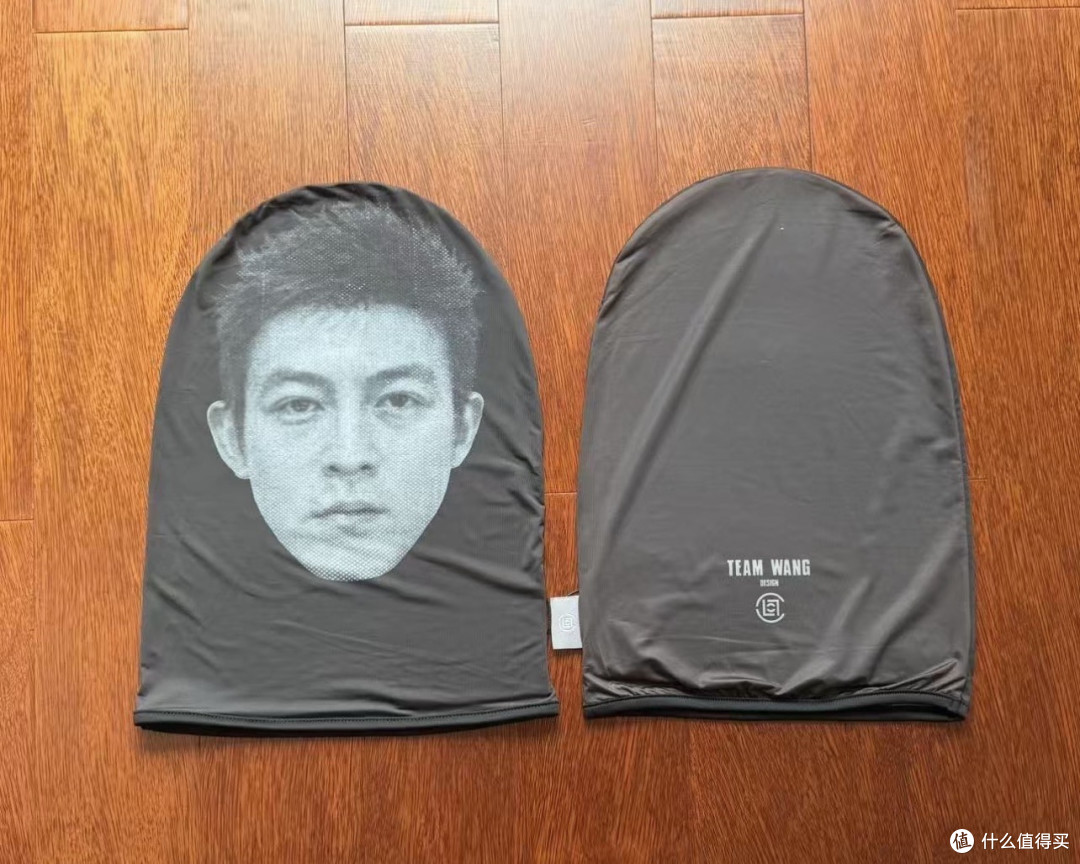 陈冠希与王嘉尔联名搞抽象!还亲自试戴王嘉尔头套