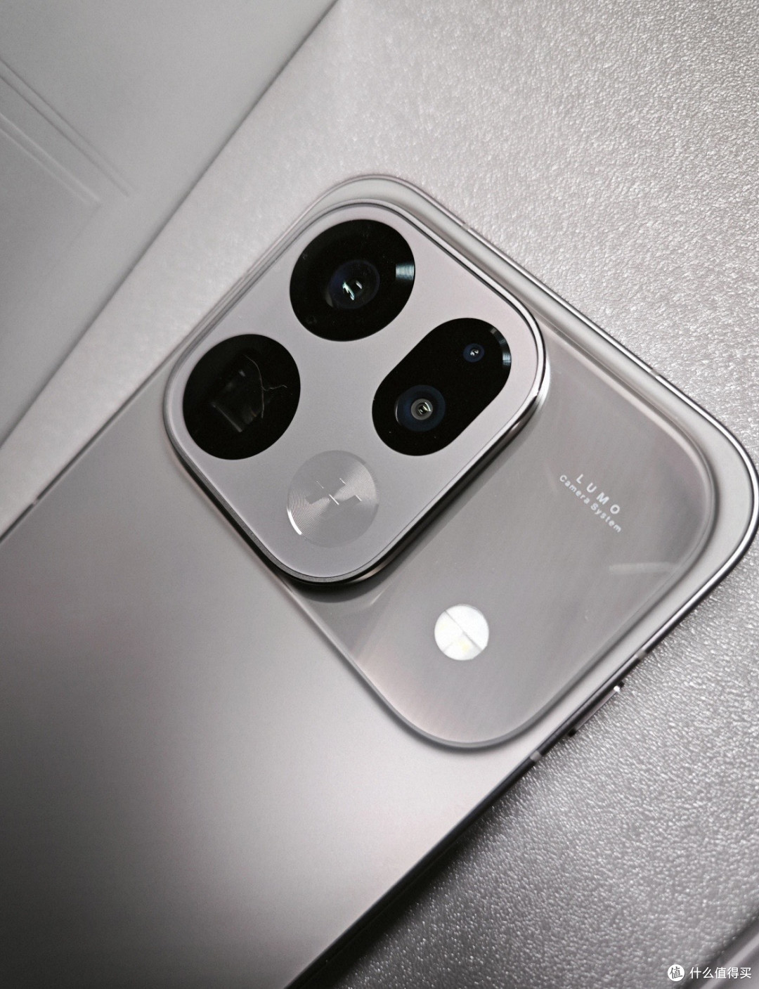 直屏终于做对了!OPPO Find X9首发实测