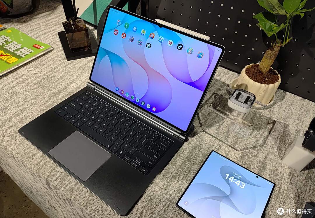14.6寸！不卷小屏玩大屏，三星Tab S12系列怎么敢