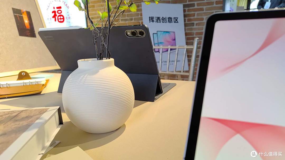 14.6寸！不卷小屏玩大屏，三星Tab S12系列怎么敢