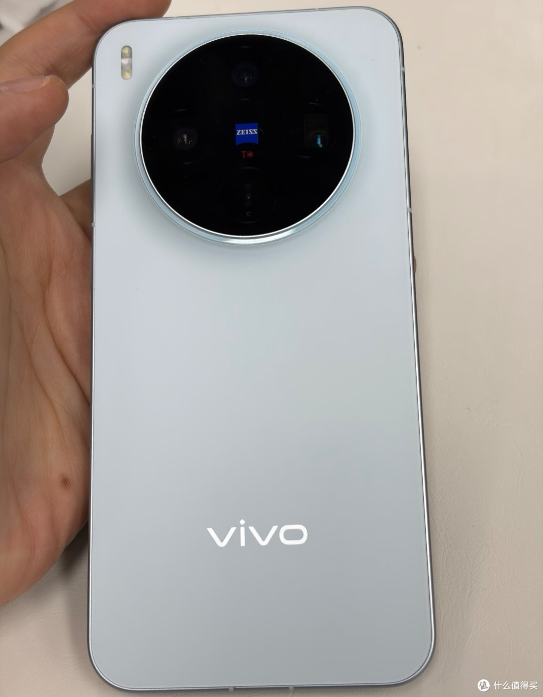 直屏影像新标杆:vivo X500 Pro 是4666元档人像长焦首选