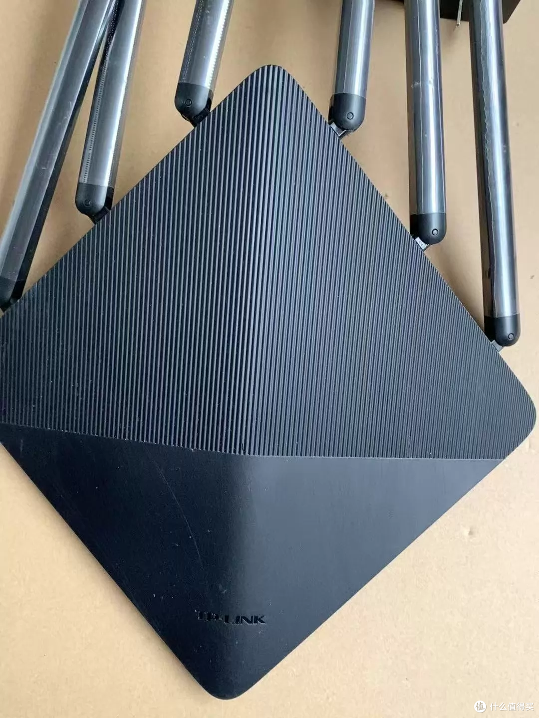 卧室信号一格?闲鱼大量涌入TP-LinkWDR7660,花28块立马全屋满格