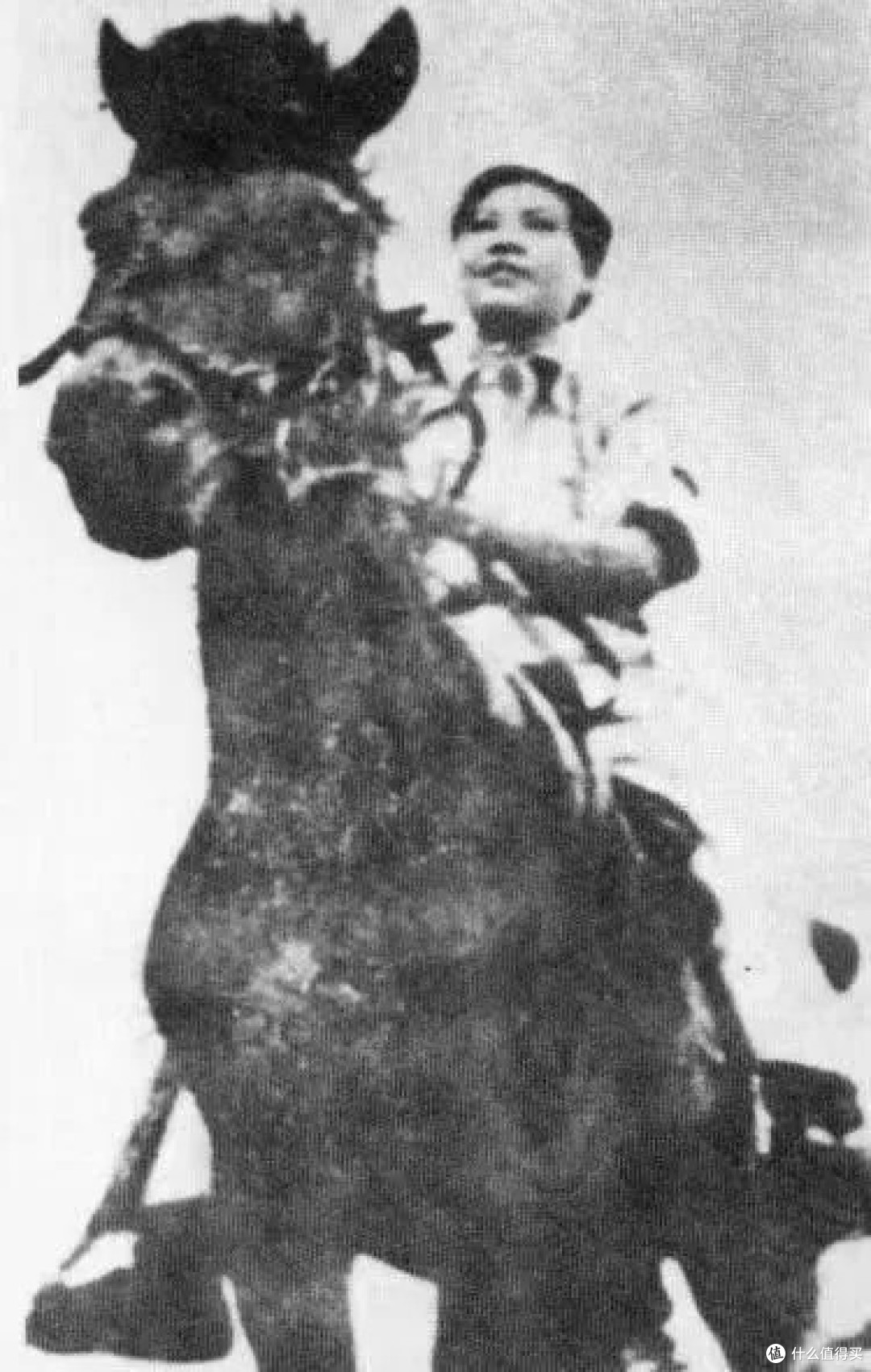 1940年4月26日,24岁的她怀着身孕冲向敌阵,再没回来
