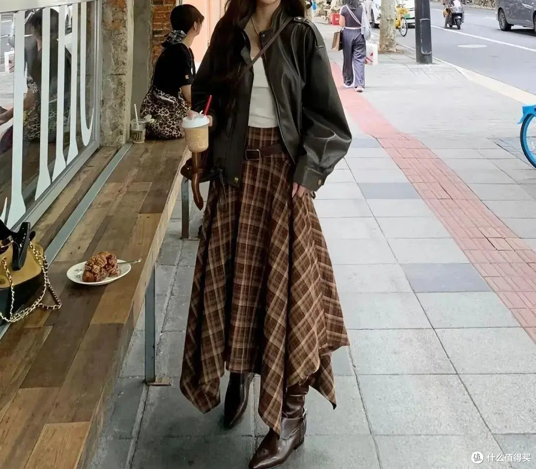 答应大家,今年务必买一件棕色外套,尤其是这样搭配更洋气上档次