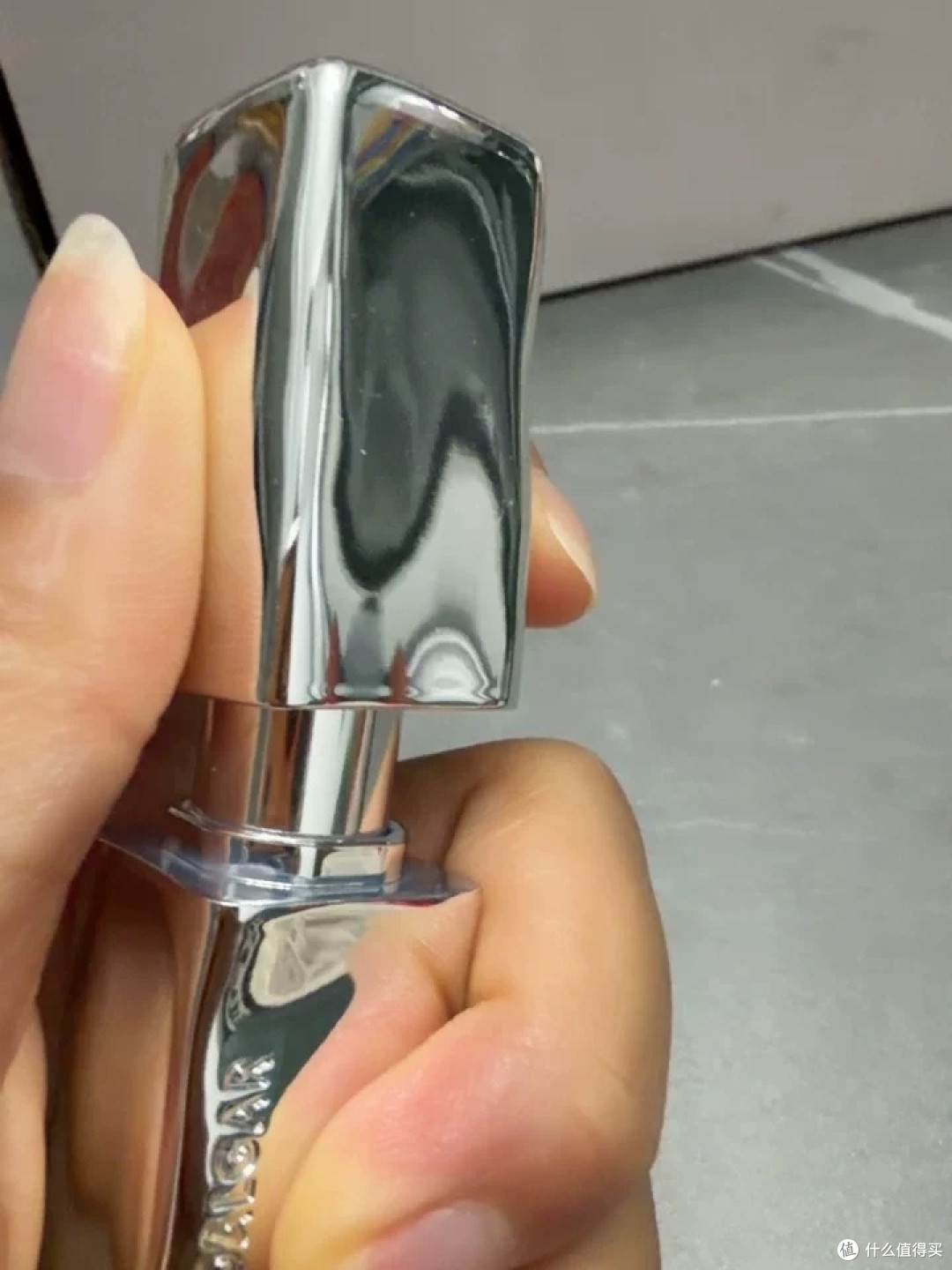 玛丽黛佳游弋致哑唇膏:干唇也能用的哑光
