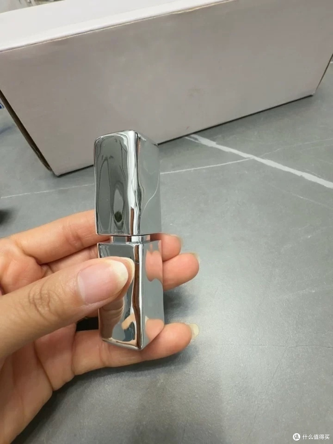 玛丽黛佳游弋致哑唇膏:干唇也能用的哑光