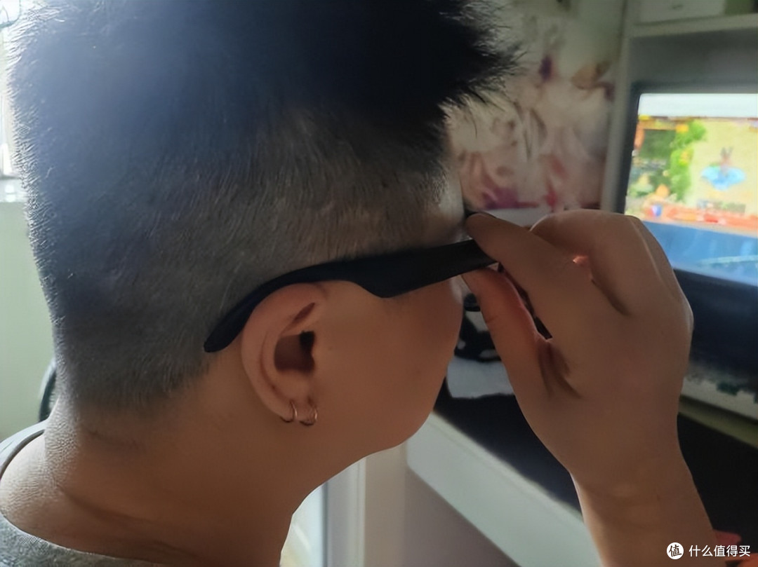 你还在用耳机听歌?我用眼镜听歌啦!