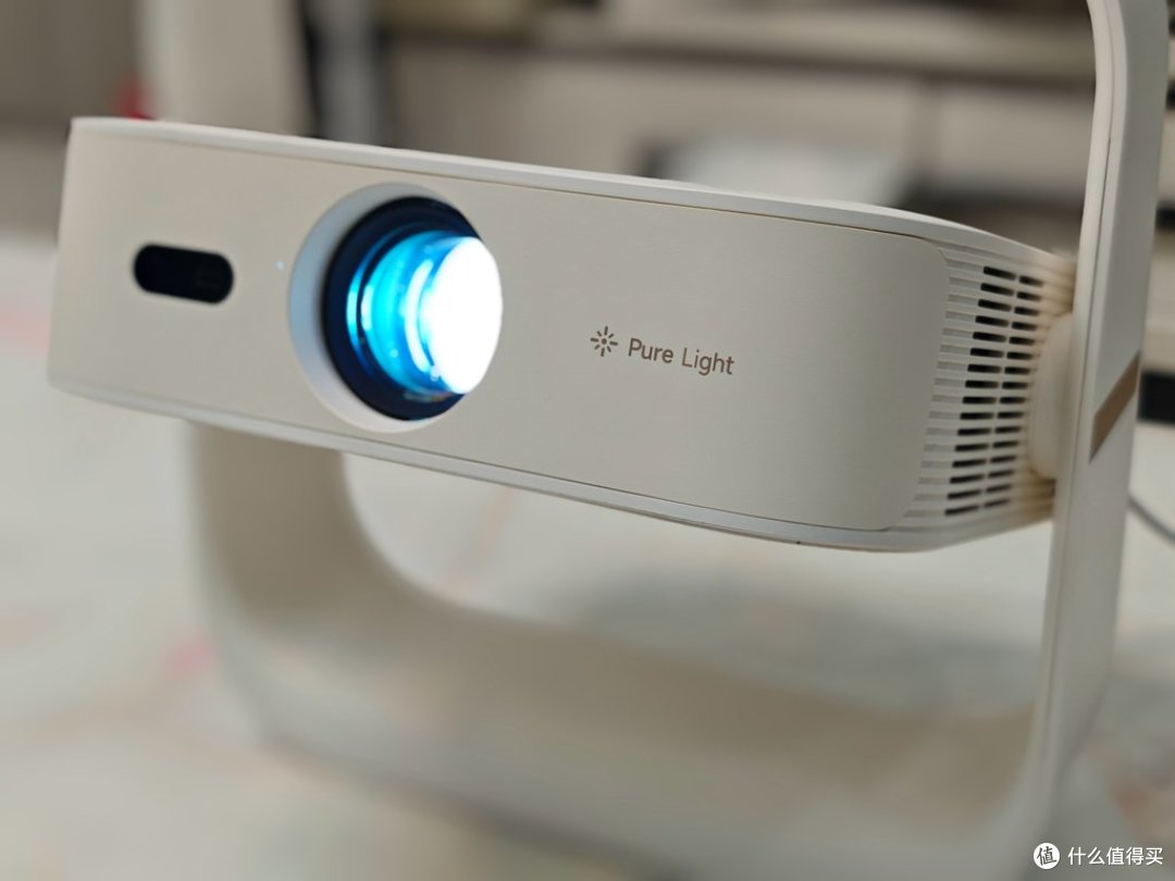 GlowBox小光盒R1体验:百元便携投影,租房党宿舍神器