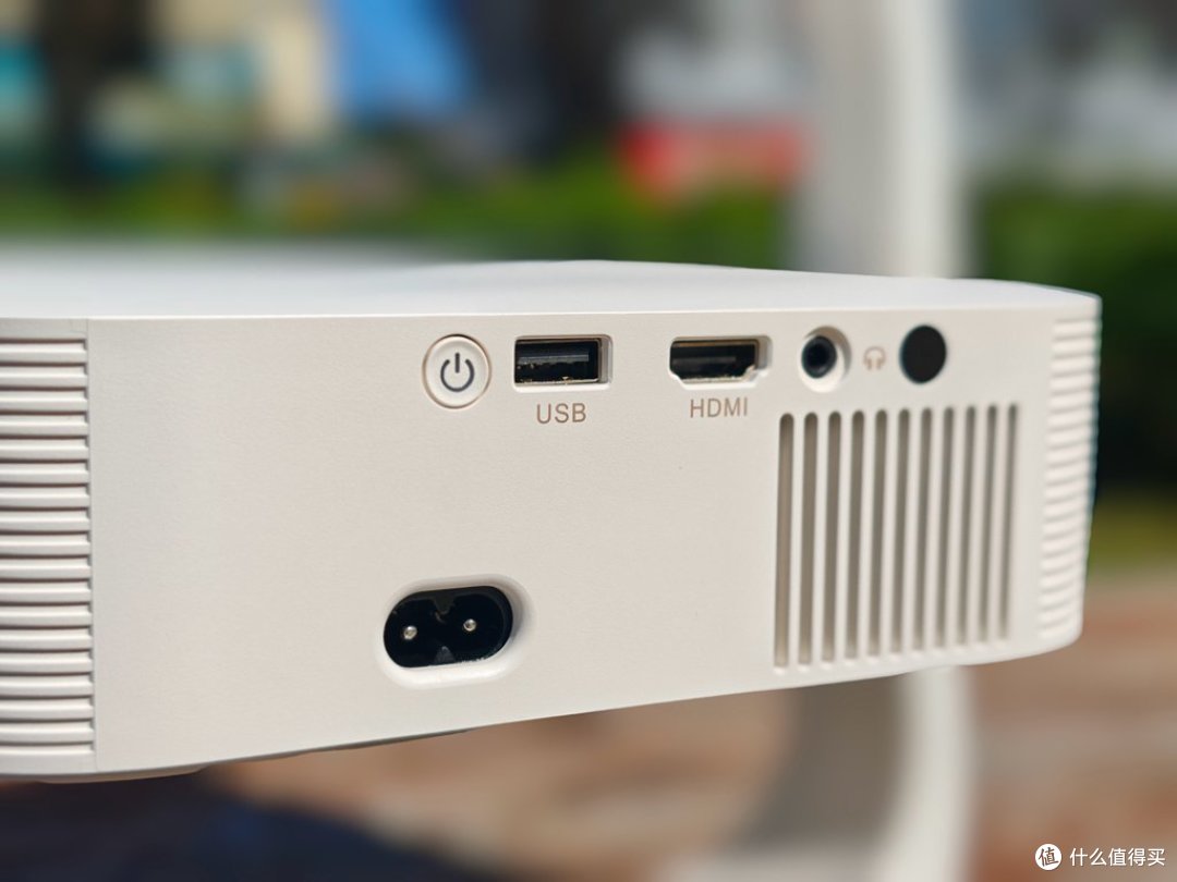 GlowBox小光盒R1体验:百元便携投影,租房党宿舍神器