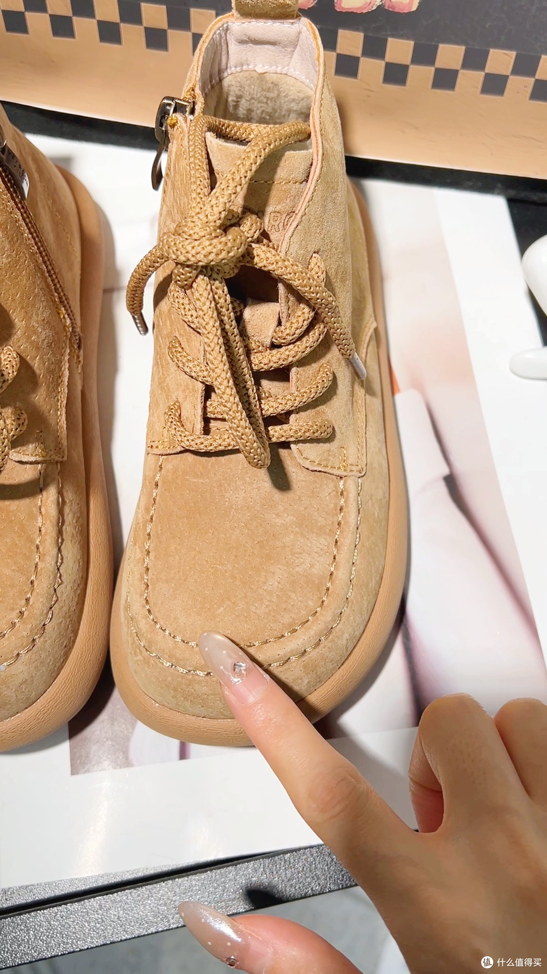 加绒女童短靴保暖与轻便如何兼顾