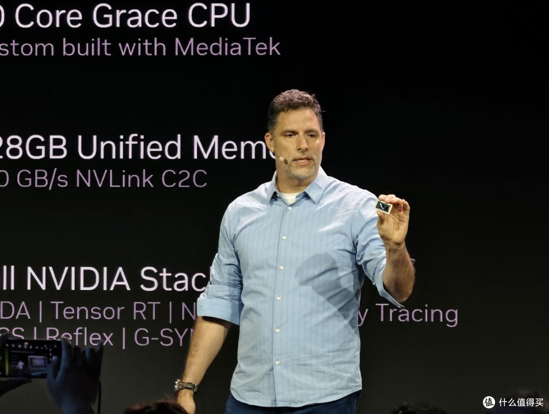 RTX Spark笔记本浅析:128GB统一内存,1 PFLOPS,端侧AI的新篇章
