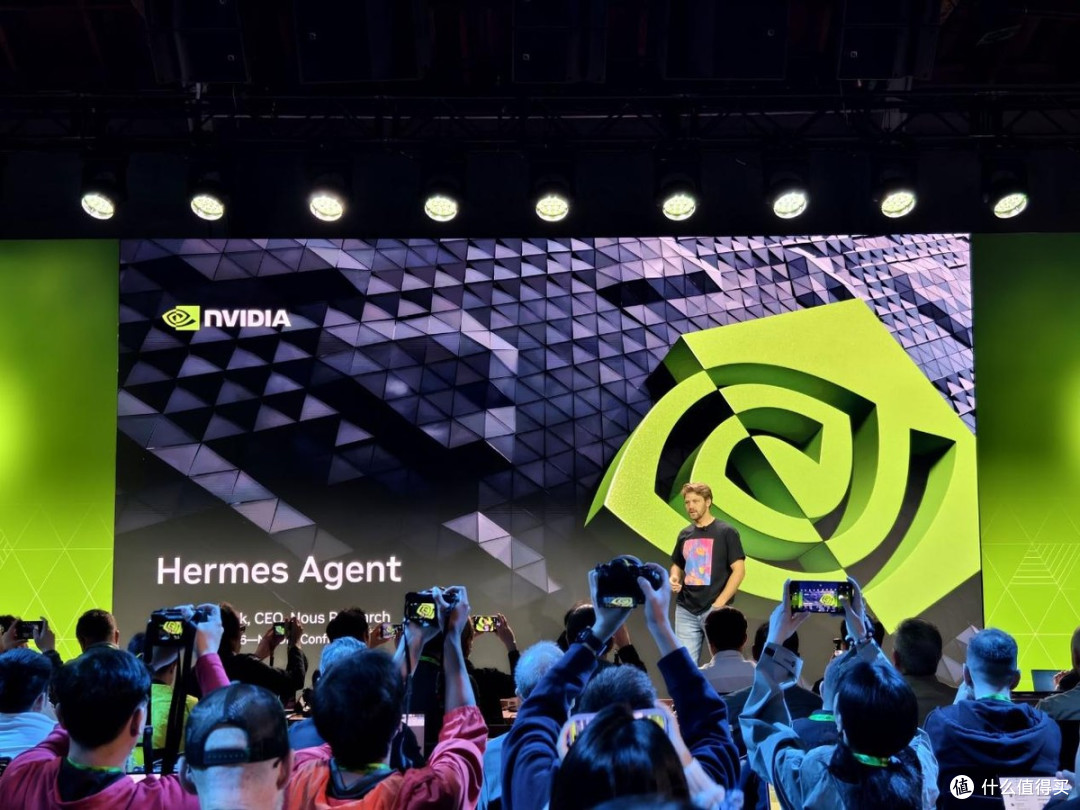 RTX Spark笔记本浅析:128GB统一内存,1 PFLOPS,端侧AI的新篇章