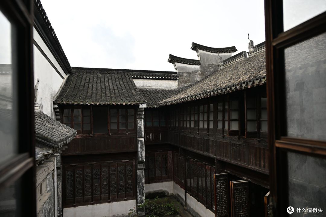 800年没建墙的丽江古城,把多民族的痕迹藏进每一条街巷