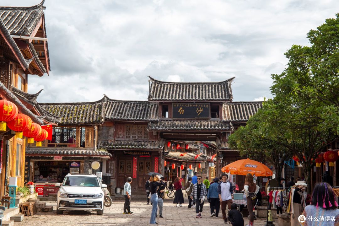800年没建墙的丽江古城,把多民族的痕迹藏进每一条街巷