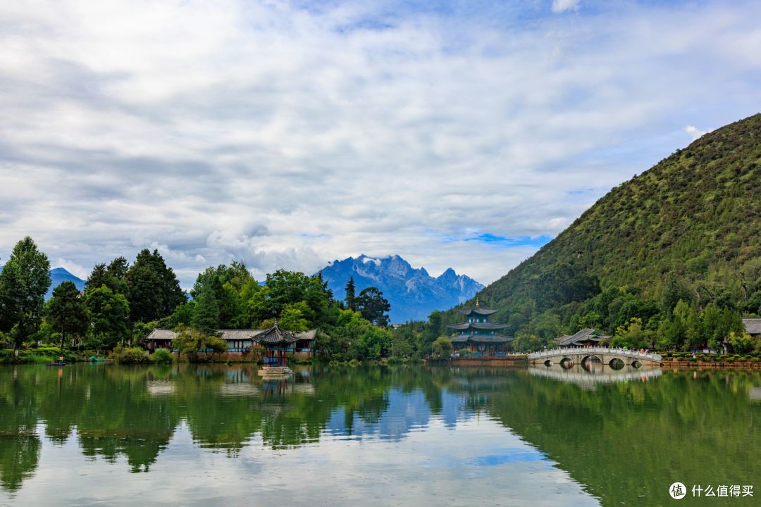 800年没建墙的丽江古城,把多民族的痕迹藏进每一条街巷