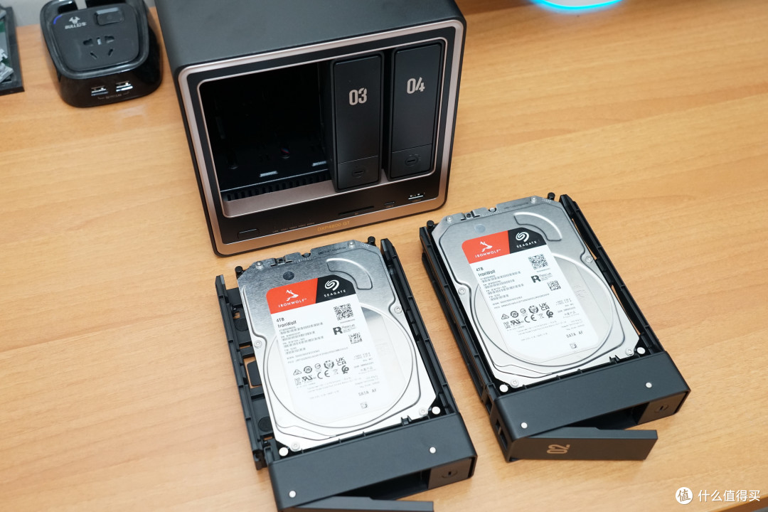 创作者的本地数据中心:双万兆的绿联DXP4800 GT,重塑素材库存储