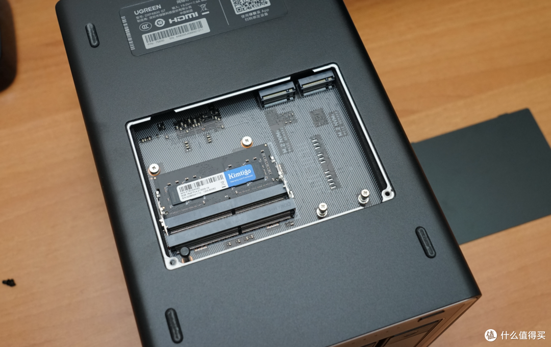 创作者的本地数据中心:双万兆的绿联DXP4800 GT,重塑素材库存储