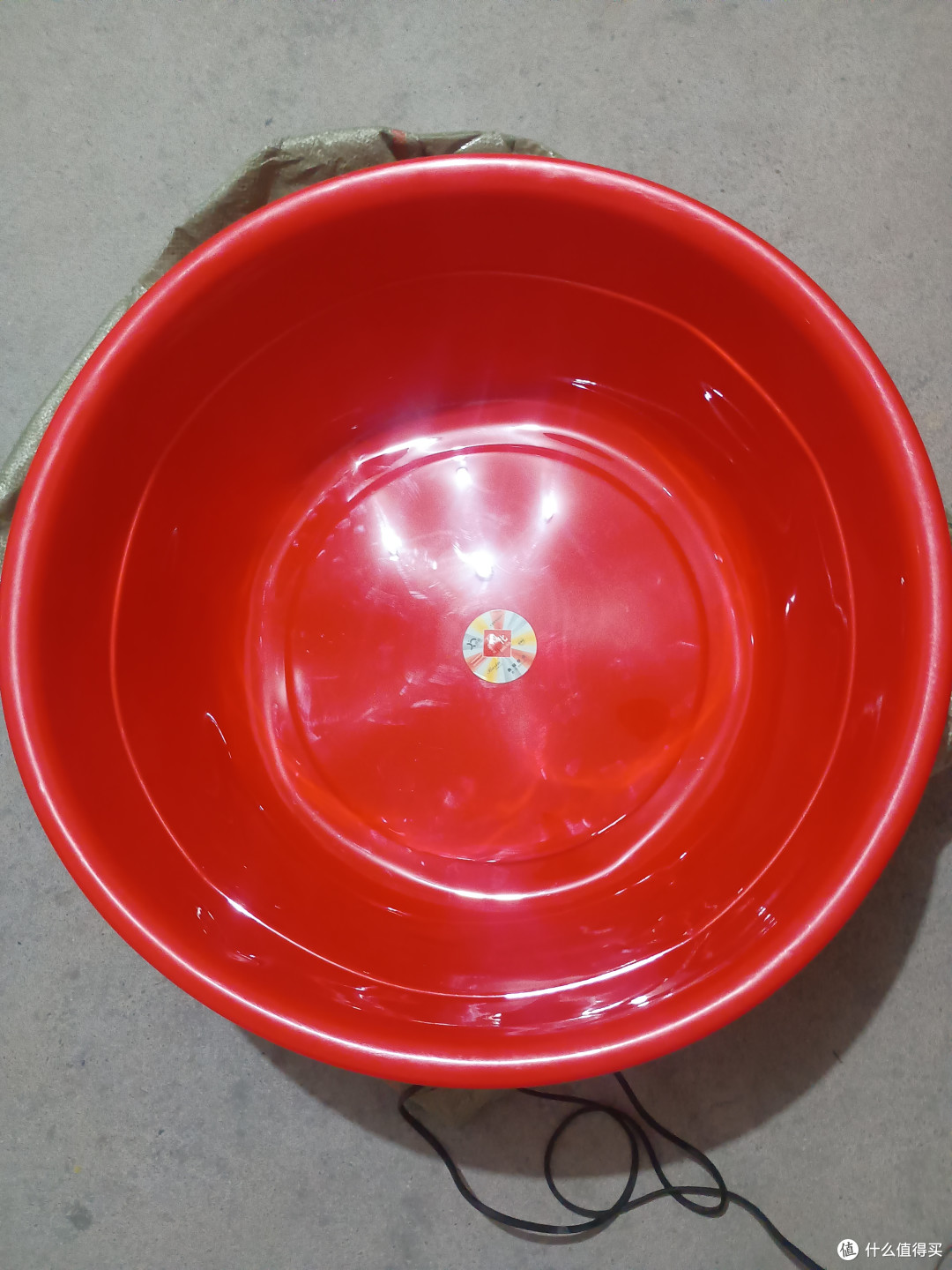 基本上从五芒星变成圆的了，大致的圆，比阿Q画得圆多了。。。你要说一点痕迹也没有那是不可能的，还有两三处仔细看看得出的折痕，反正也就十几块钱的东西，凑合能用就行了