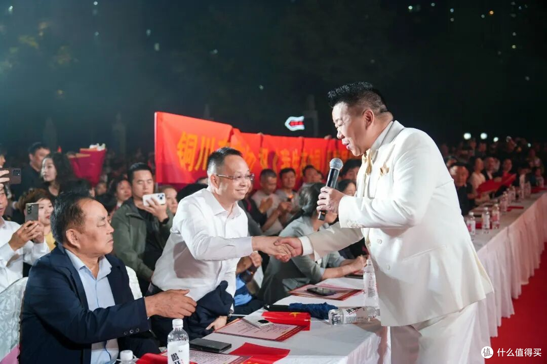 重磅同台！周发猛携弟子唱响《我生在中国》，聆听震撼民族之声