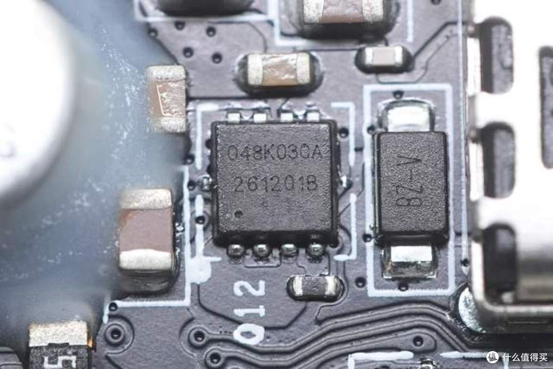 拆一款奥海代工小米55W智能数显伸缩线充电宝