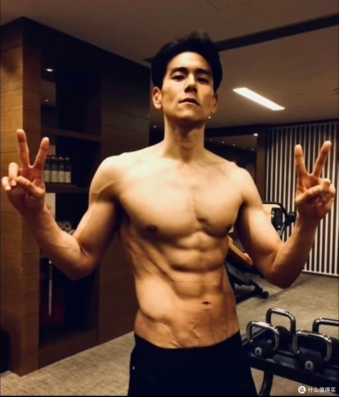 2026年薄肌元年!女生为什么更爱“穿衣显瘦脱衣有肉”?
