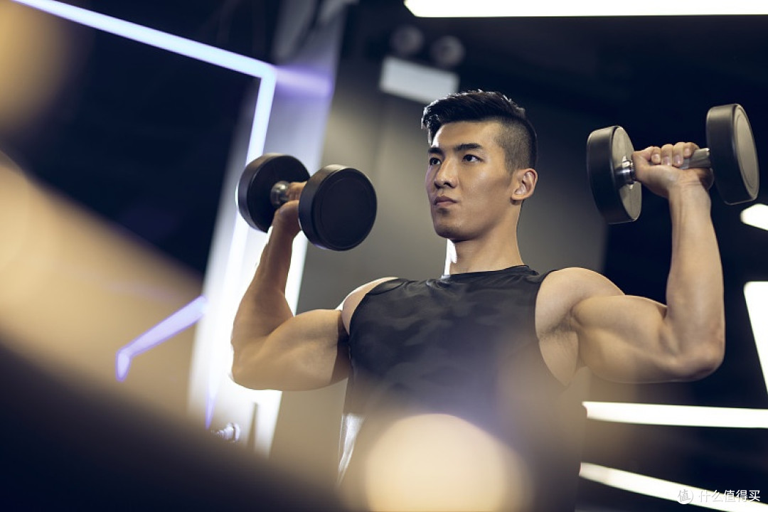 2026年薄肌元年!女生为什么更爱“穿衣显瘦脱衣有肉”?