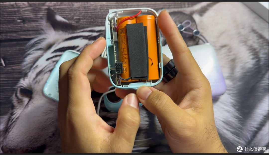 【探长DIY】100瓦“土炸弹”第三弹:10元充电宝?拆电芯还是转手