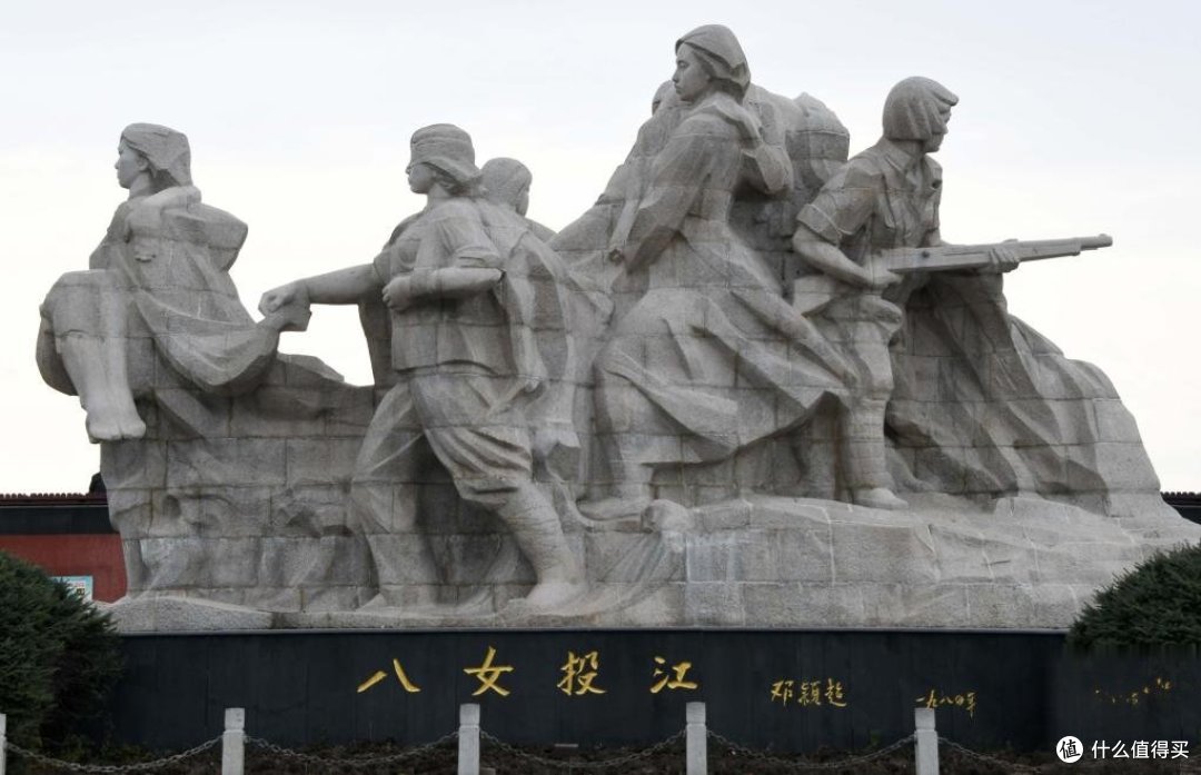 乌斯浑河的最后时刻:23岁的冷云和她的7个姐妹
